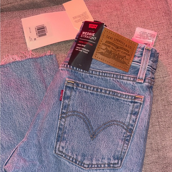 NWT Levi’s premium wedgie straight - Picture 7 of 8